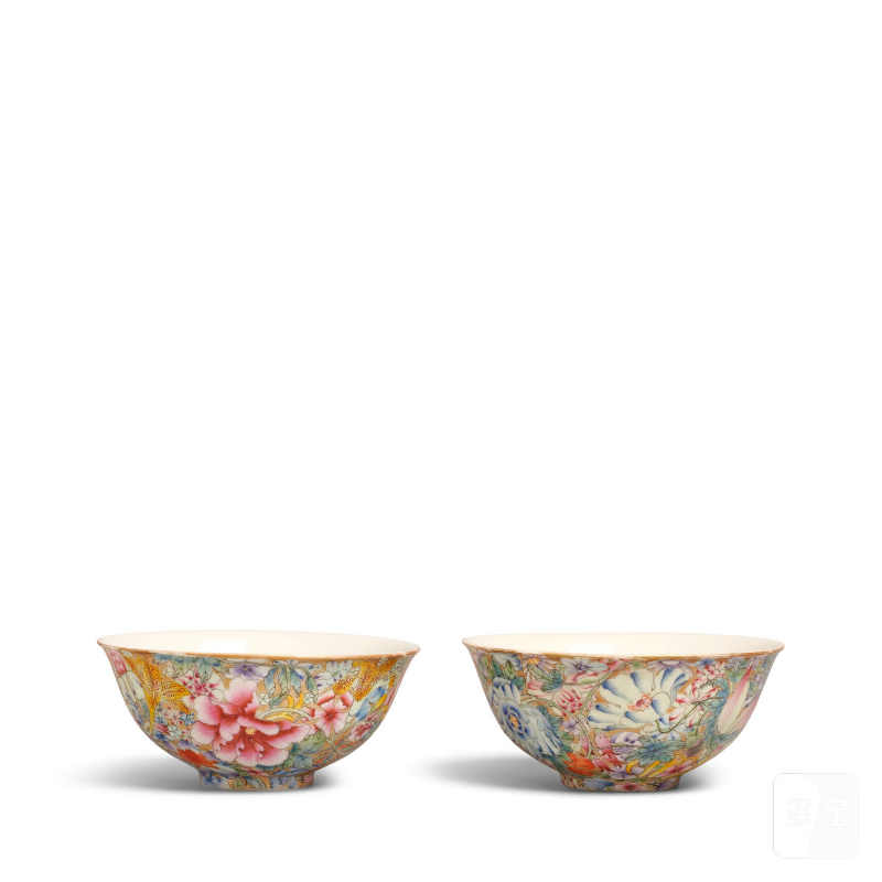 清光緒 金地粉彩萬花錦紋碗一對 | A PAIR OF MILLE-FLEUR BOWLS